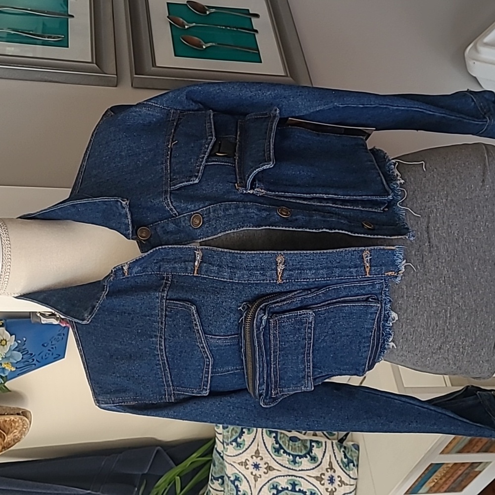 Thrill Women's Large Cropped Cargo Distressed Hem Jean Jacket